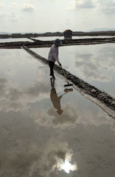Kate Cammidge Cycling on the  tour with redspokes